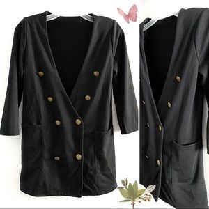 Sleek double breasted jacket w/ pockets, black
